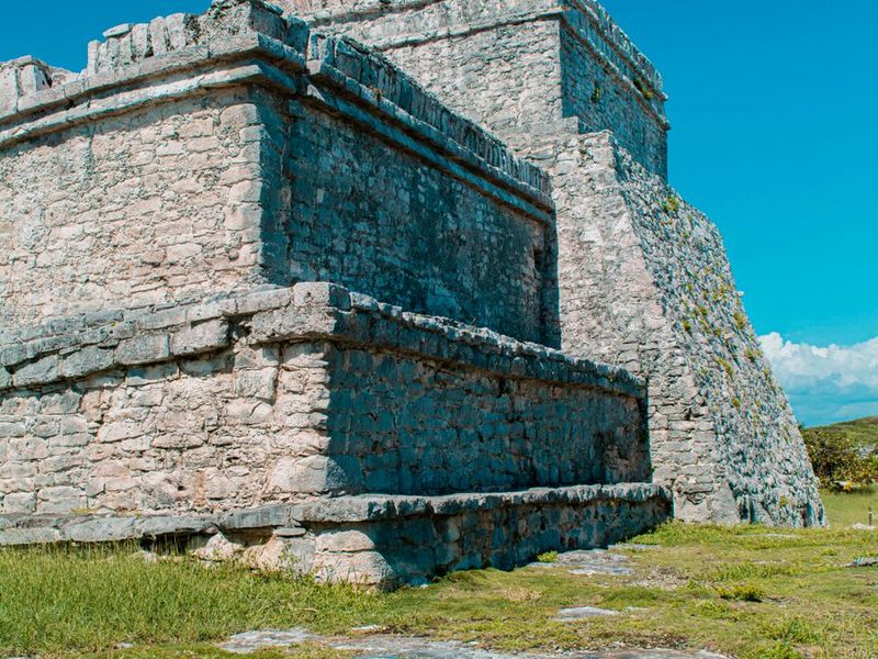 Ruinas mayas de Tulum frente al mar Caribe