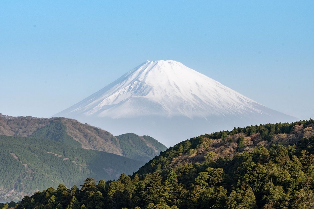 Monte Fuji nevado visto desde las montañas de Hakone